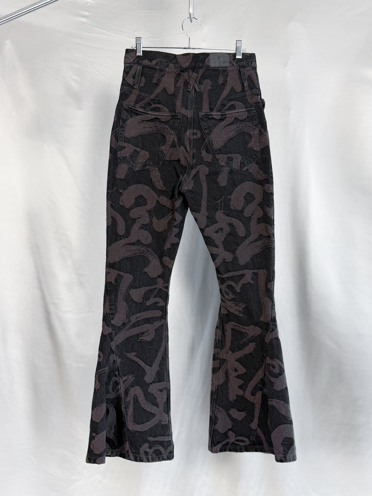 パンツ kozaburo POLYTWILL3DBOTSCUTJEANS Kozaburo AW25 Long 3D BootCut Jeans – HUIBEN