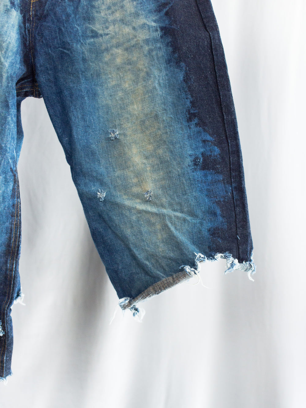 Les Six SS26 Blown Off Battle Jeans
