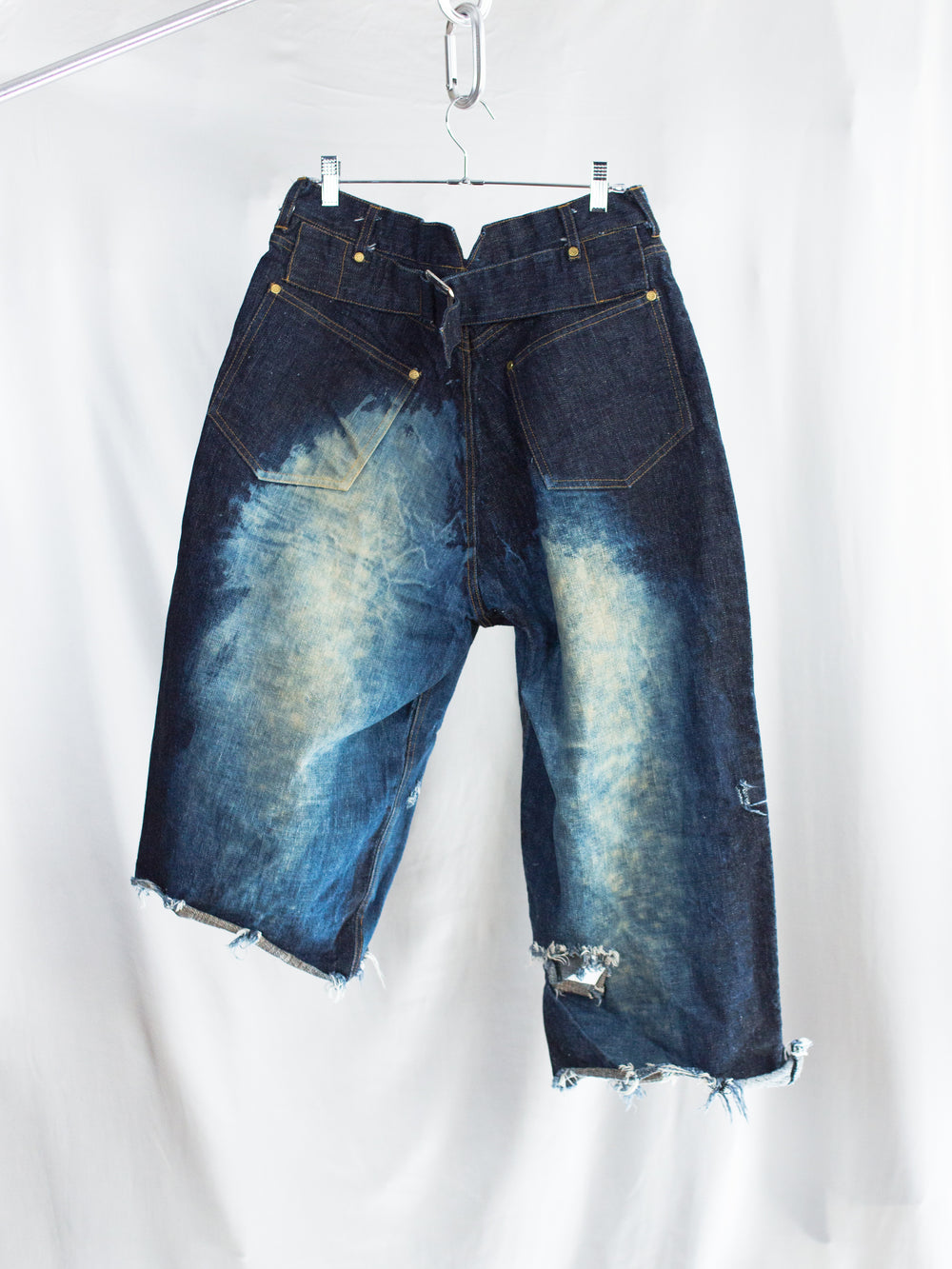 Les Six SS26 Blown Off Battle Jeans