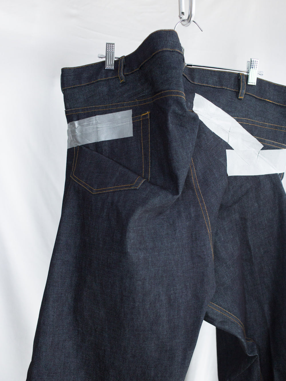 Les Six SS26 Kaos Tape Jeans