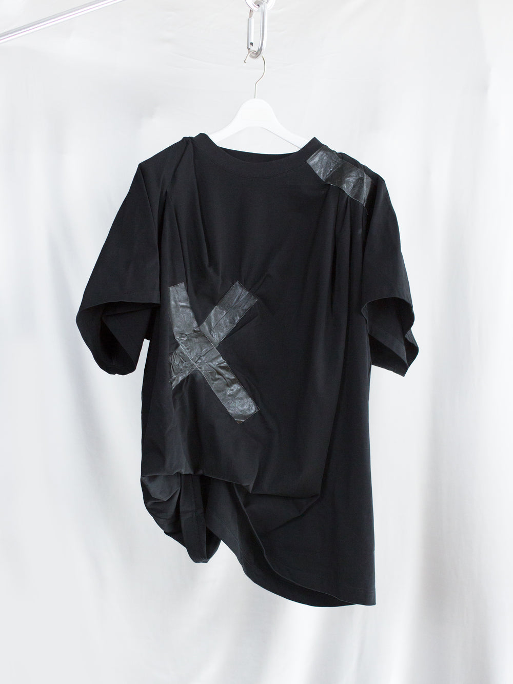 Les Six SS26 Kaos Tape Tee