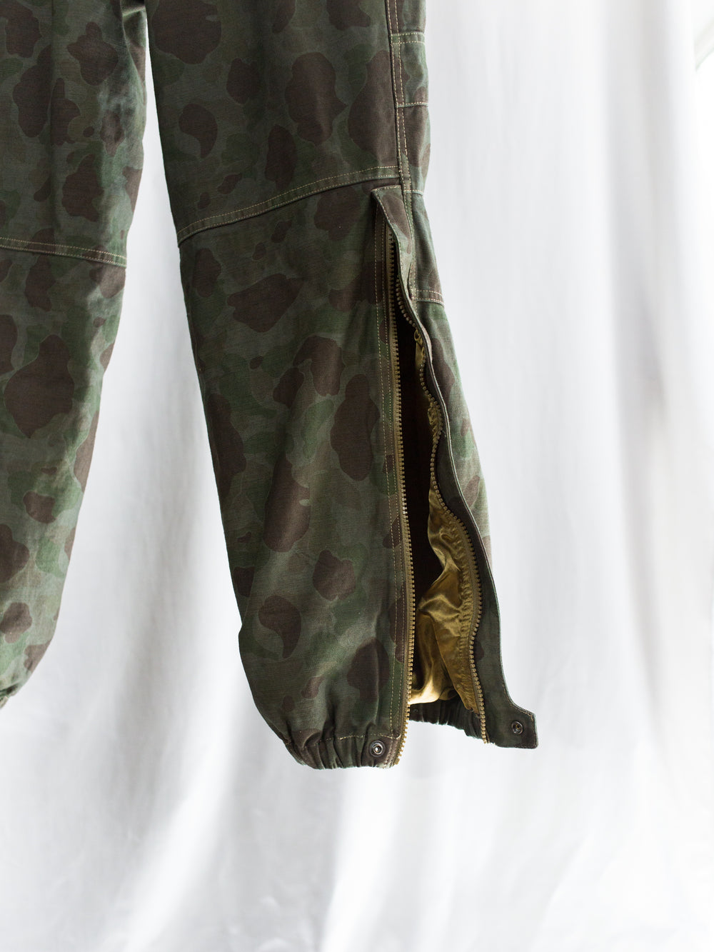 Les Six SS26 Hunter's Cargos