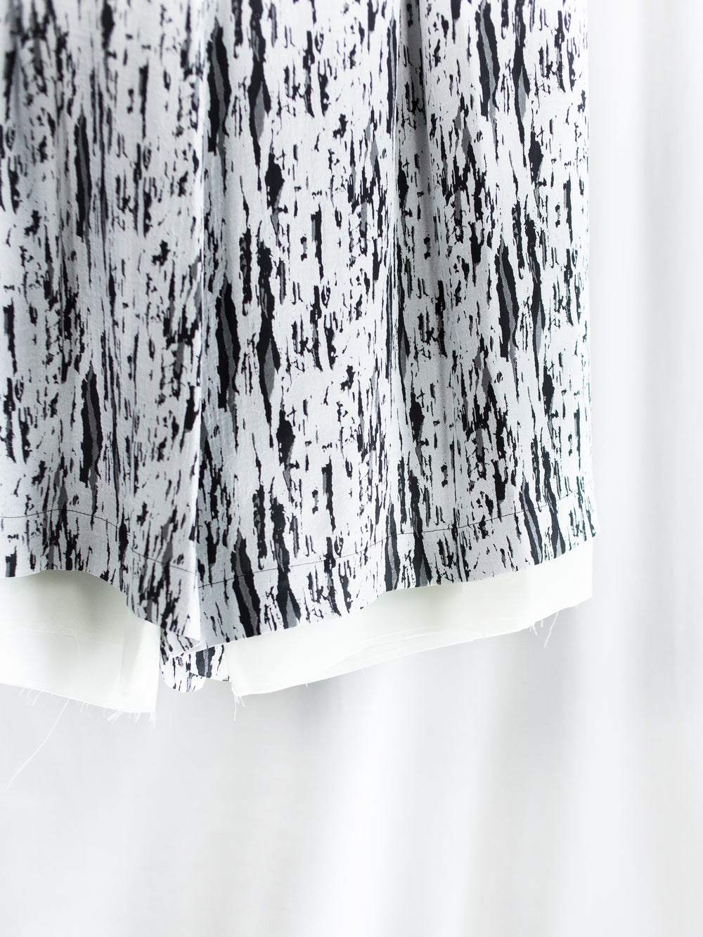 Sulvam SS26 Jacquard Easy Short