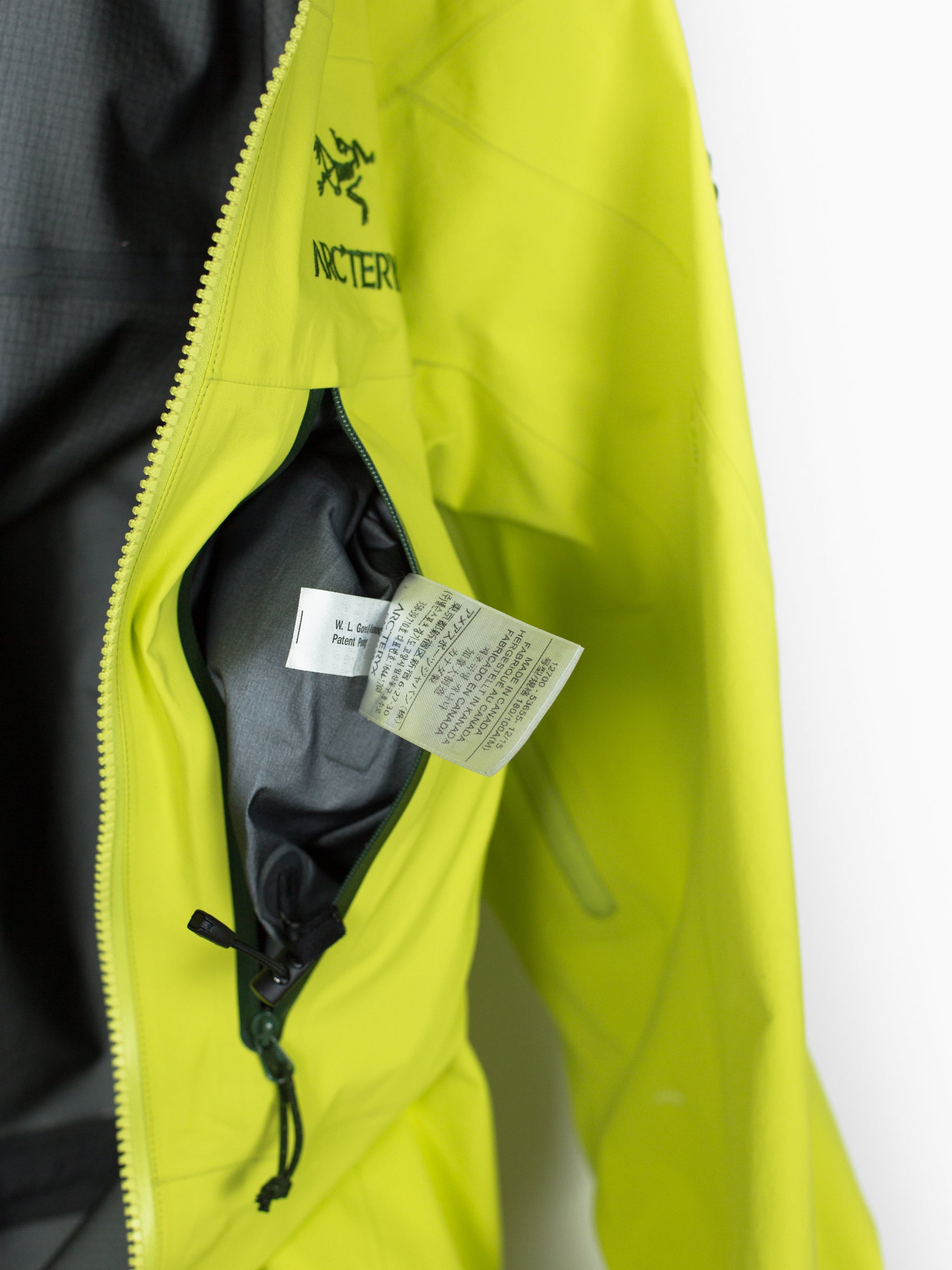 Arc'teryx Alpha SV Venom – HUIBEN