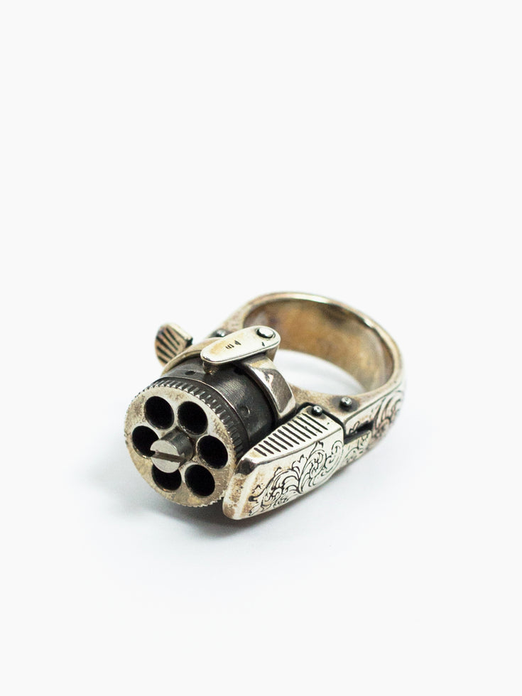 Takahiromiyashita The Soloist SS18 Femme Fatale Pistol Ring