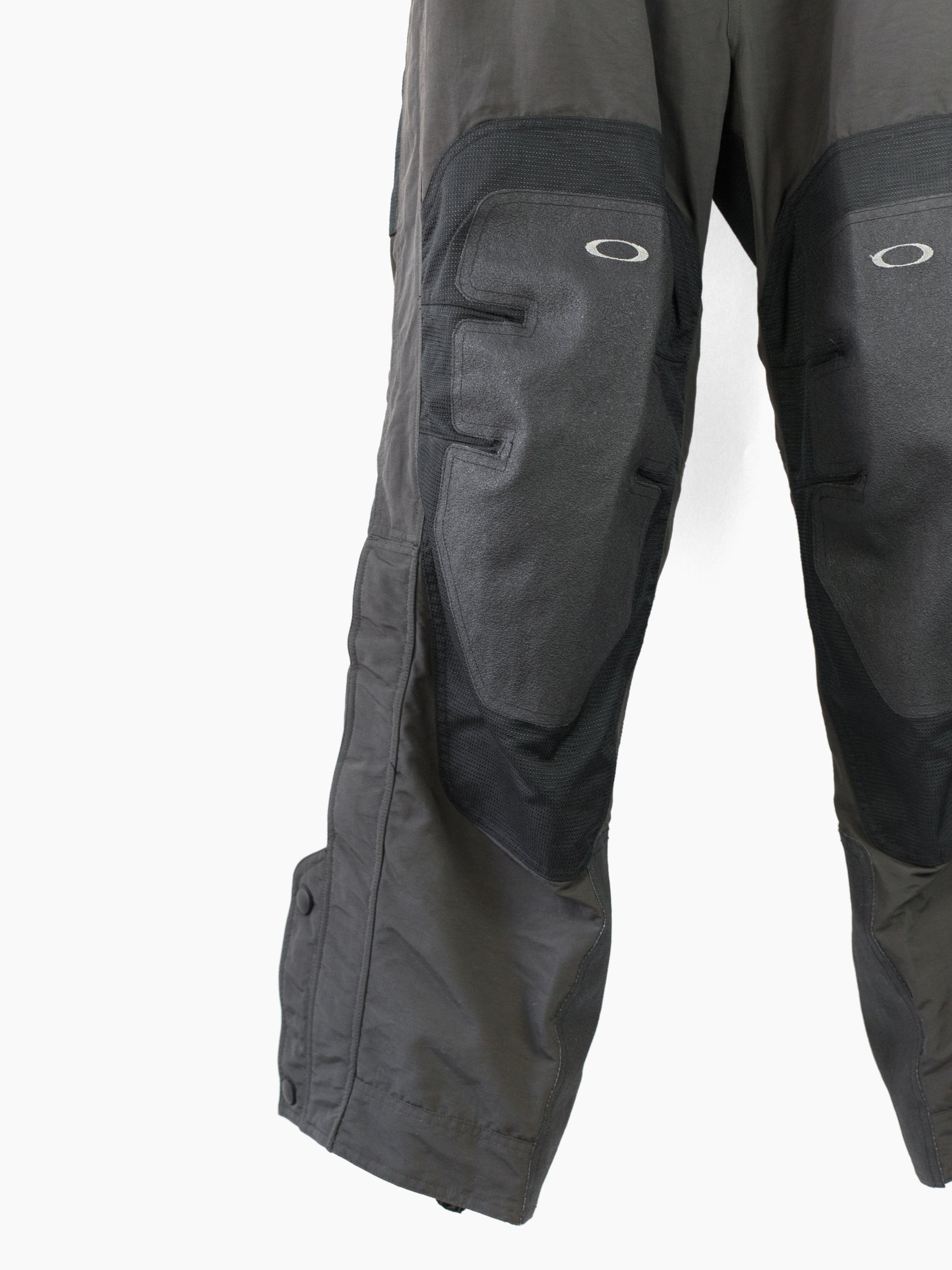 Oakley 00s Software Knee Patch Snowboard Pants – HUIBEN